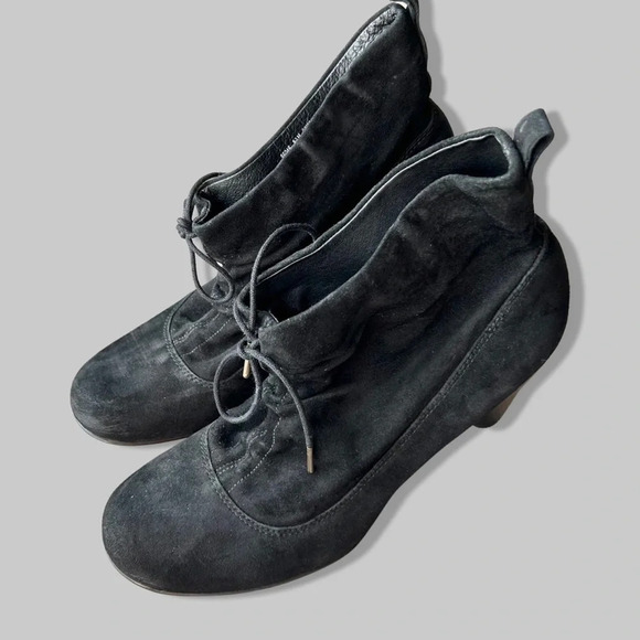 Clarks Indigo Black Suede Leather Heel Ankle Bootie Boots - Picture 2 of 15